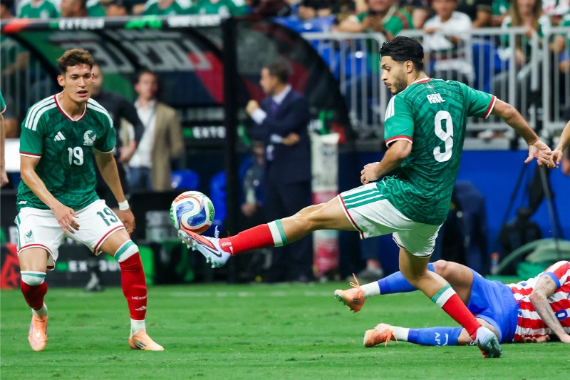 Mexico không quá vượt trội so với Nam Phi